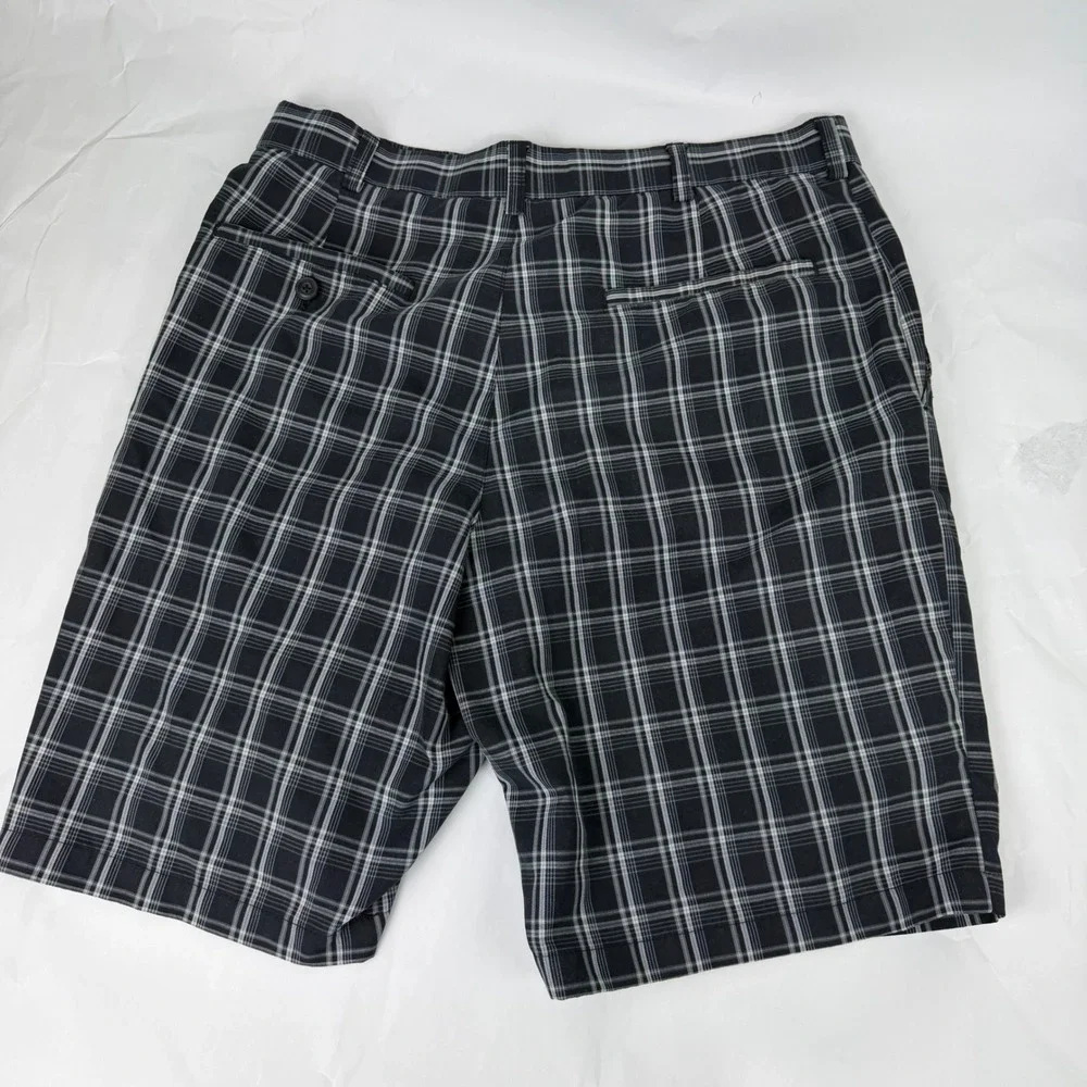 PGA TOUR Plaid Golf Shorts Men's Size‎ 32 Black White Polyester